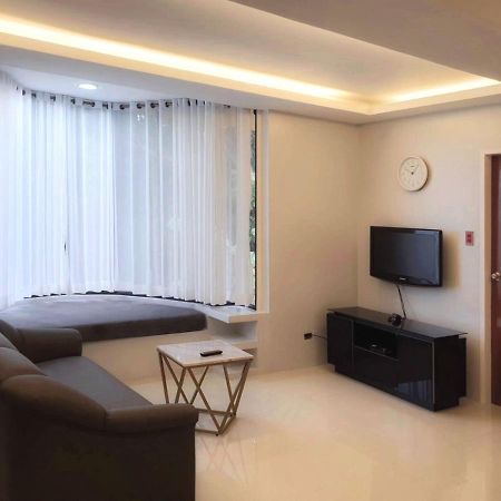 Готель White Mansion Davao Екстер'єр фото